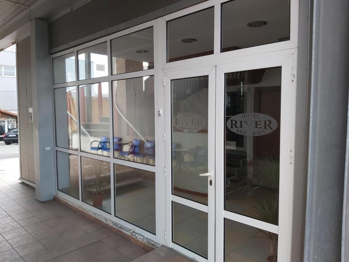 Hotel River Târgu Jiu Dış mekan fotoğraf