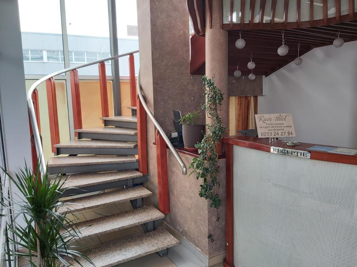 Hotel River Târgu Jiu Dış mekan fotoğraf