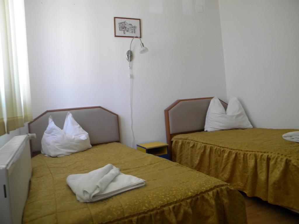 Hotel River Târgu Jiu Oda fotoğraf