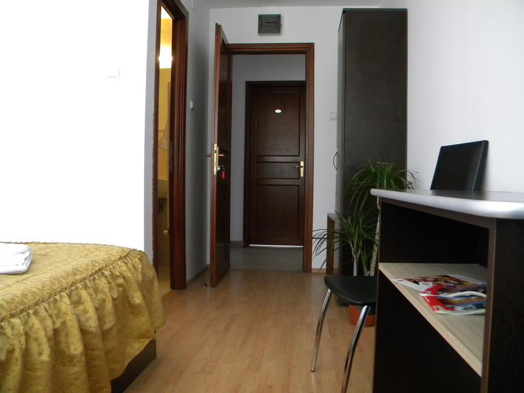 Hotel River Târgu Jiu Oda fotoğraf