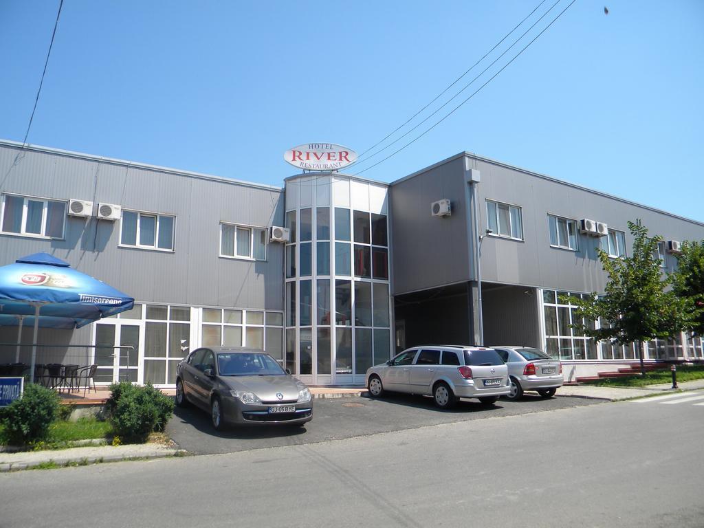 Hotel River Târgu Jiu Oda fotoğraf